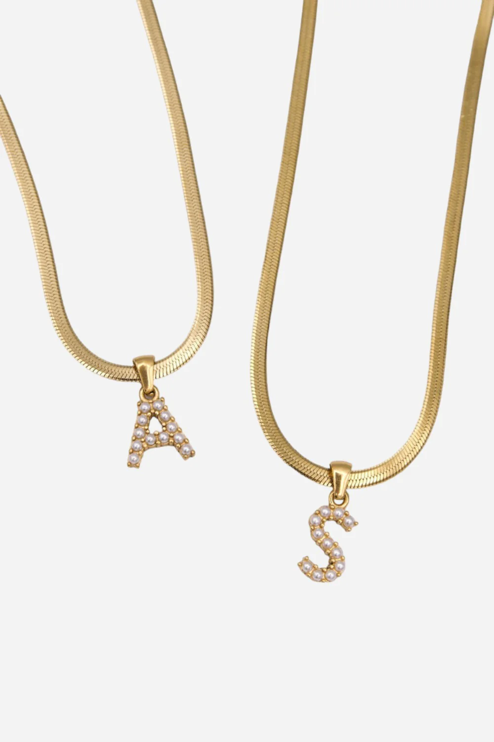 Farrah B Big Debut Pearl Initial Necklace - Letter E
