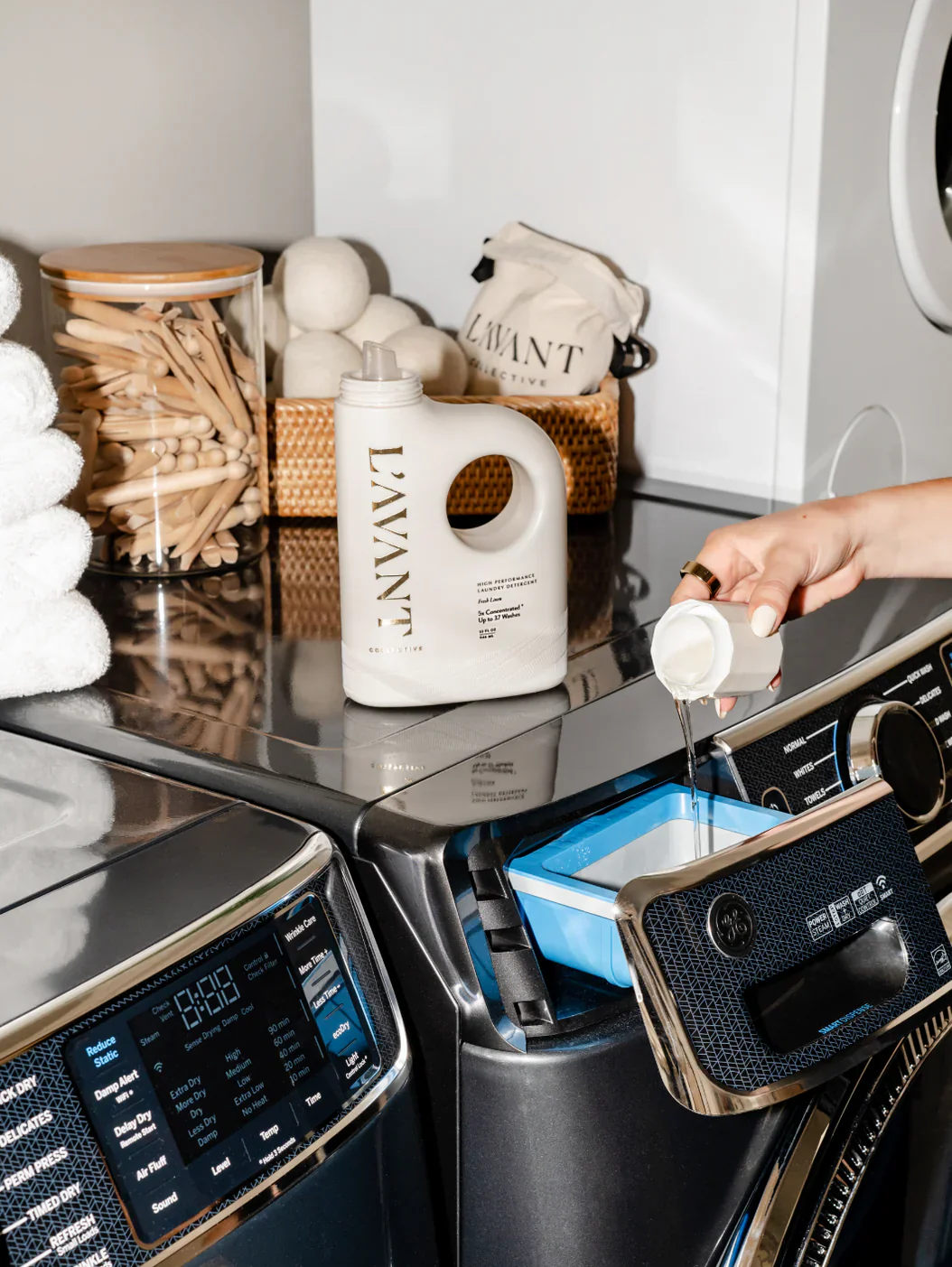 L'Avant Collective Inc. Fresh Linen Laundry Detergent - Image 3