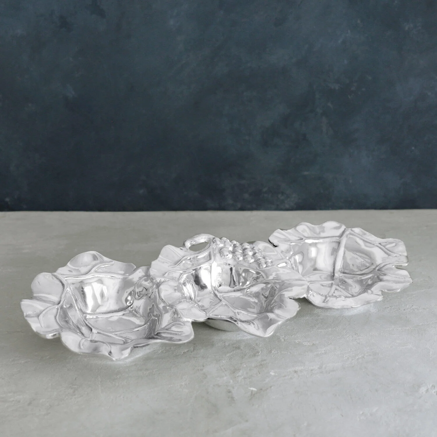 Beatriz Ball Garden Foglia Leaf Grapes Triple Dip Tray - Image 3