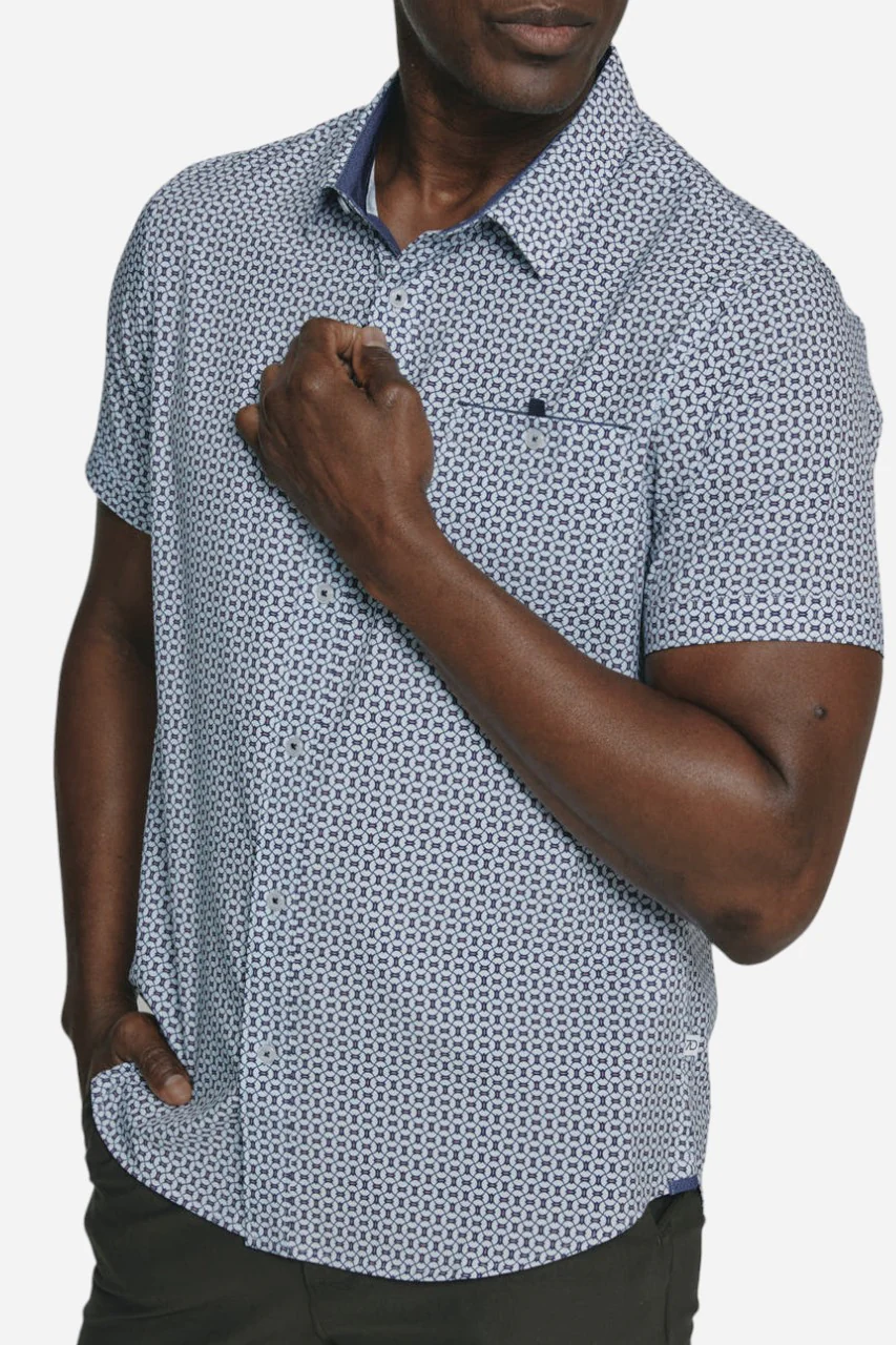 7 Diamonds Halden Short Sleeve Shirt in Coral - Image 5