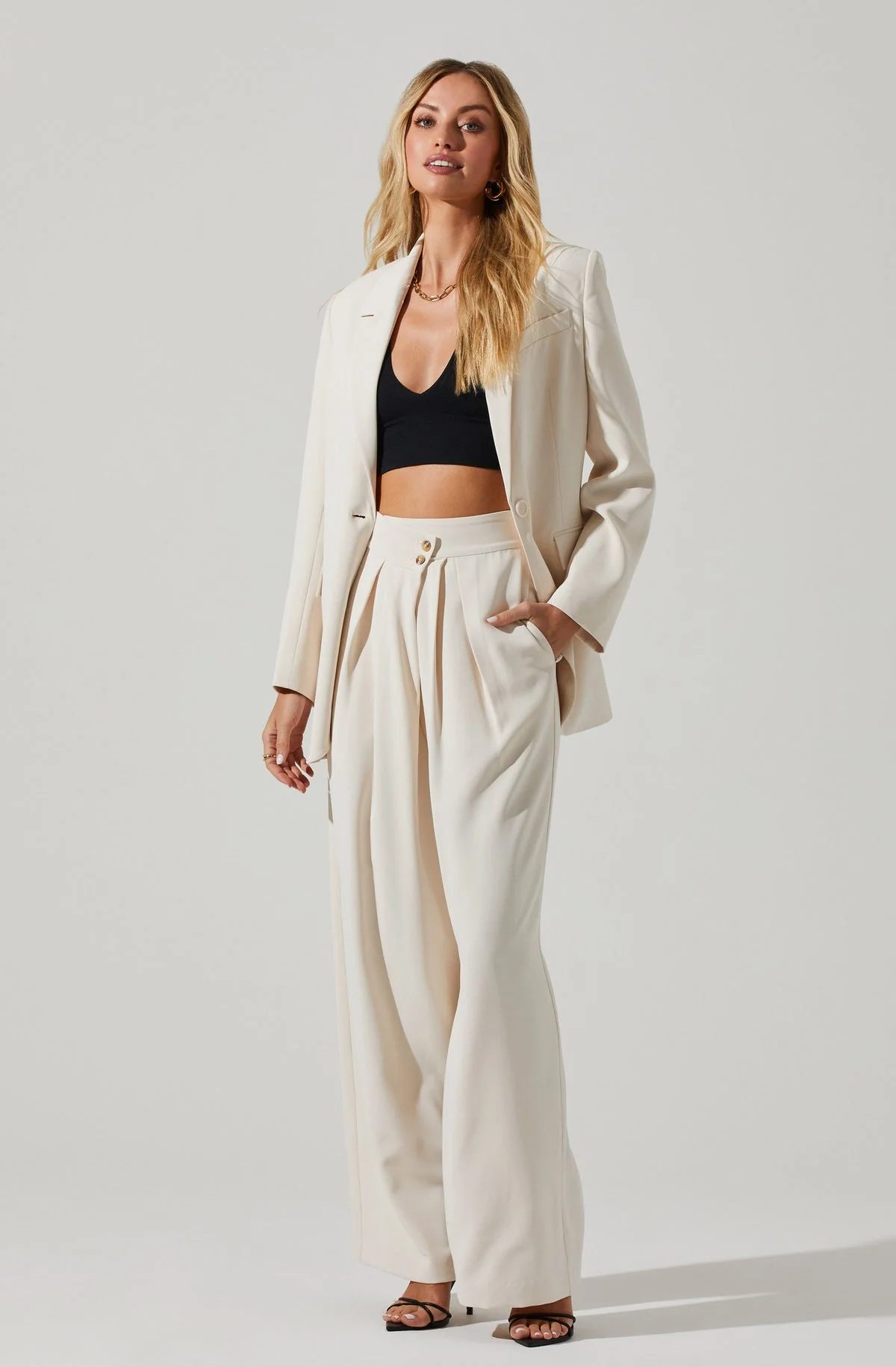 ASTR The Label Laudine Oversized Blazer in Off White - Image 4