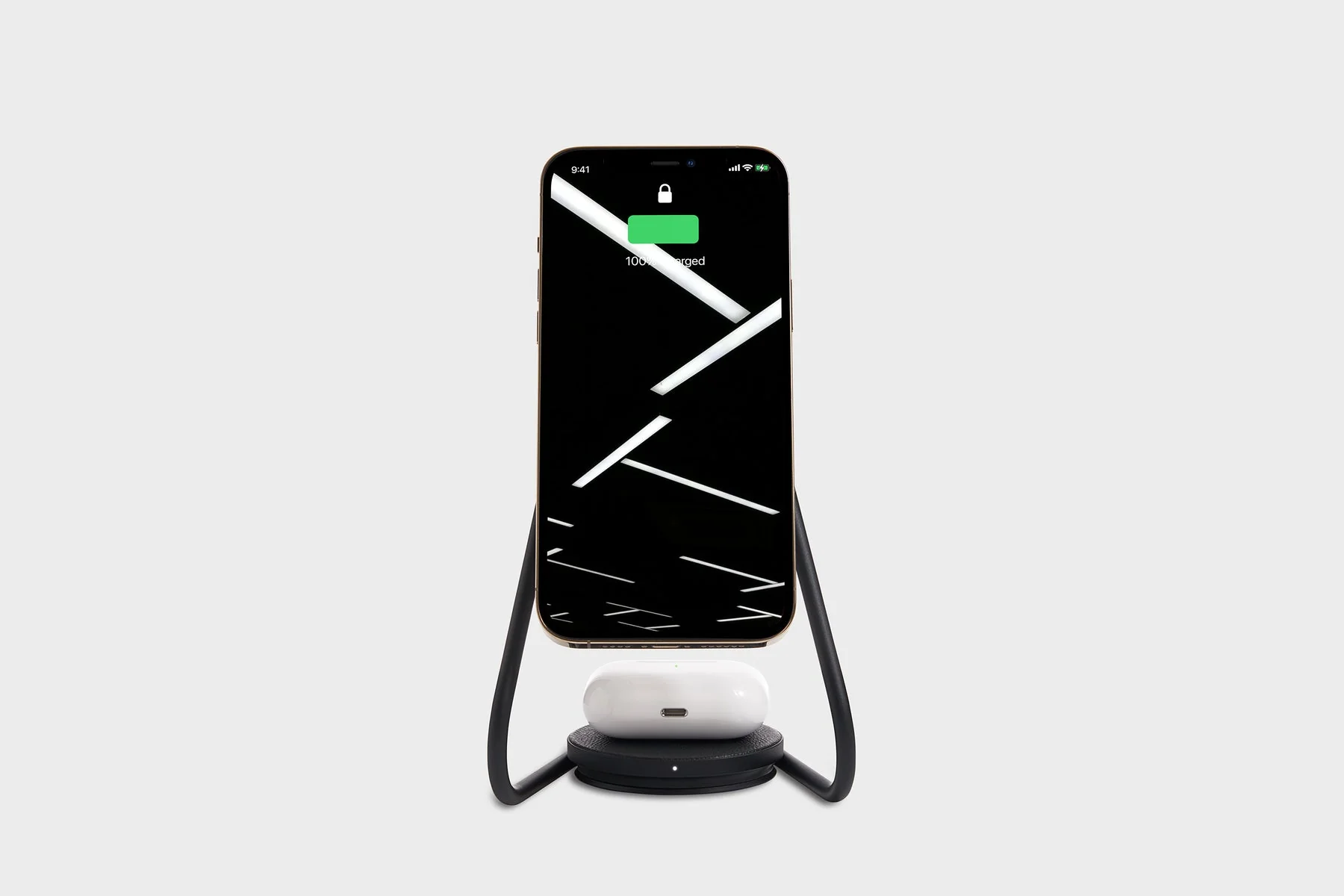 Courant Magnetic Charging Stand in Black - Image 2