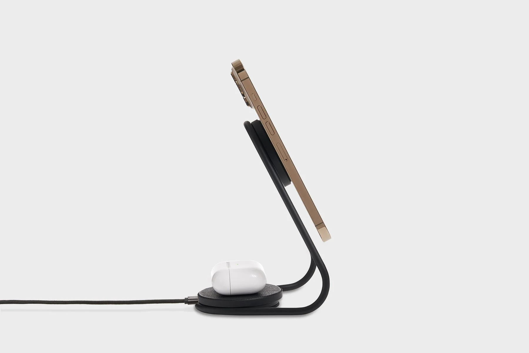 Courant Magnetic Charging Stand in Black - Image 3