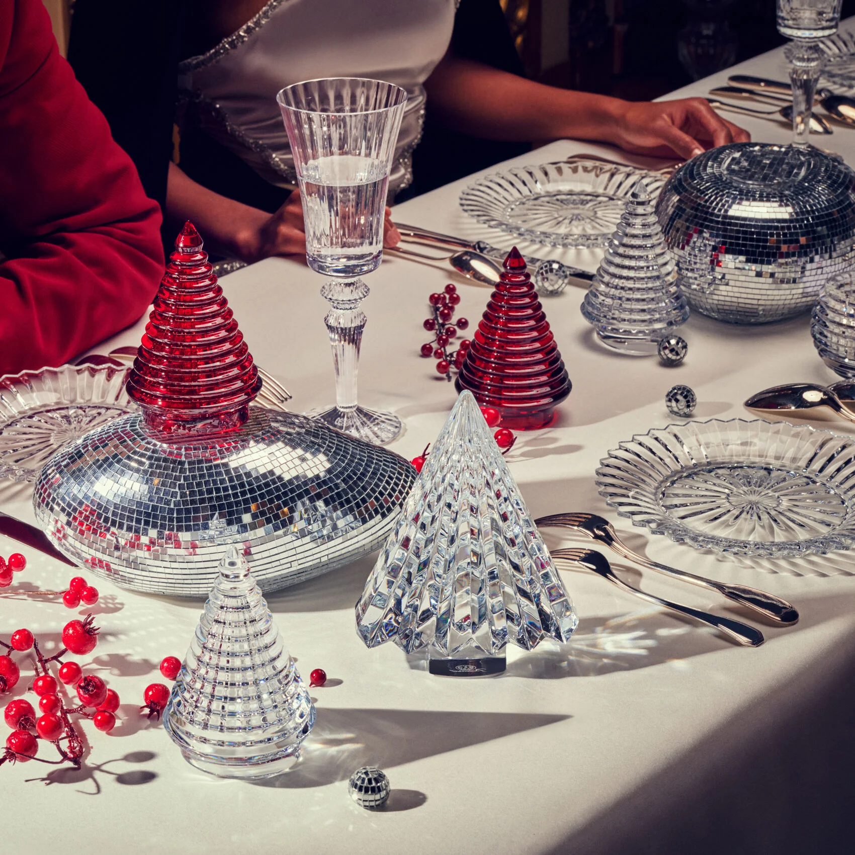 Baccarat Noel Eye Fir in Red - Image 2