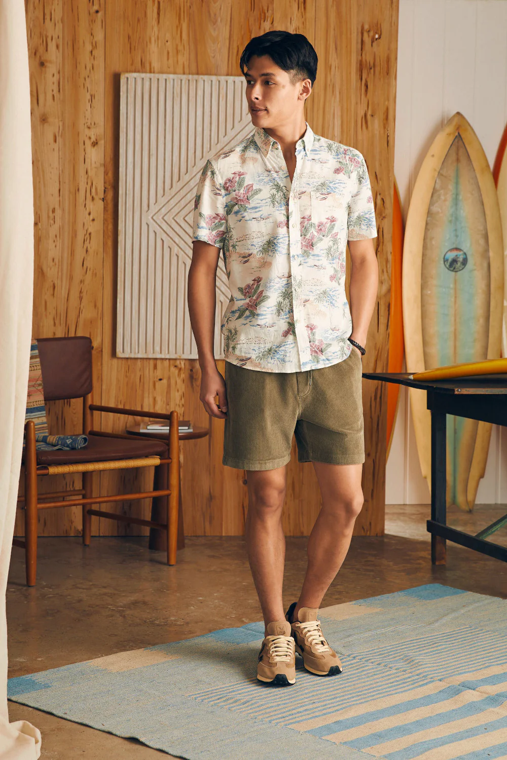 Faherty Short-Sleeve Breeze Shirt in Molokai Scenic Tropical - Image 3