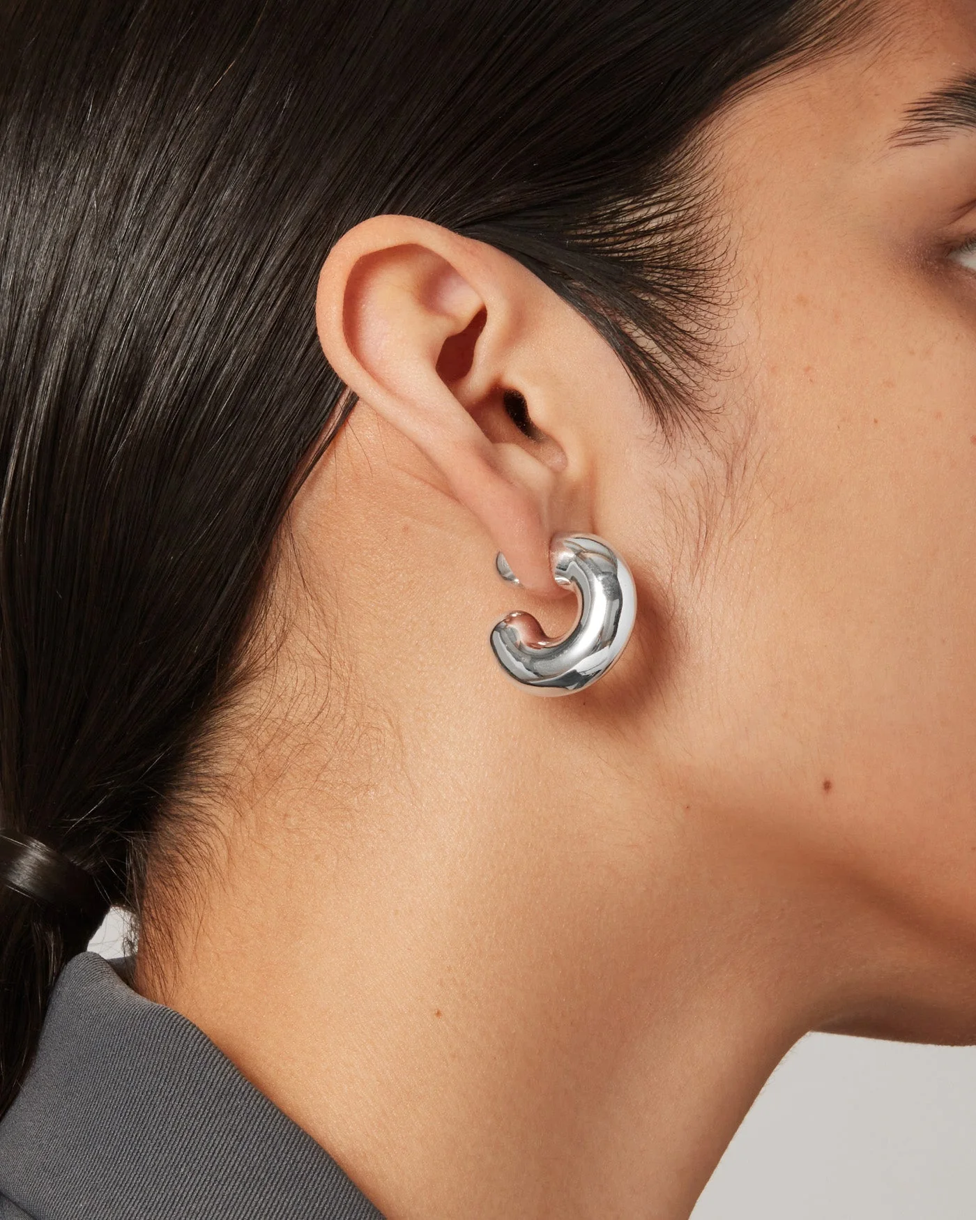 Jenny Bird Large Tome Hoop Earrings in Silver - Image 3